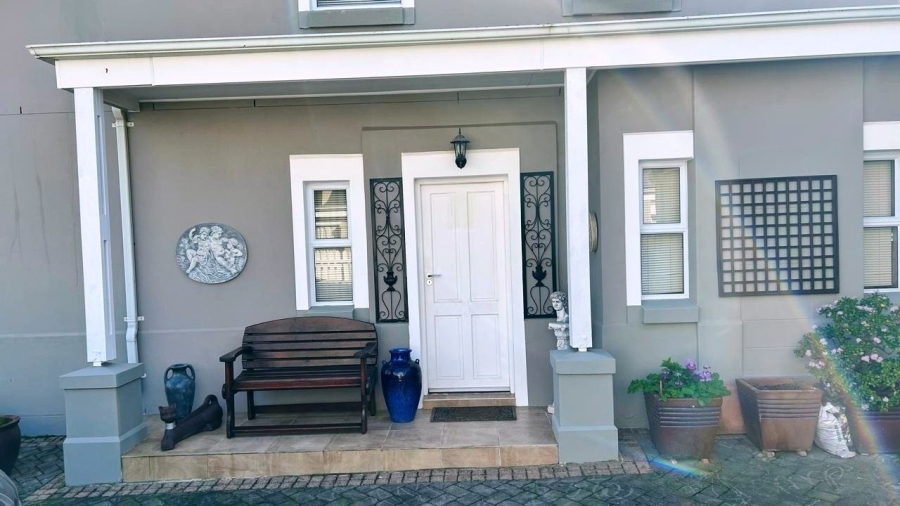 3 Bedroom Property for Sale in Kingswood Golf Estate Western Cape